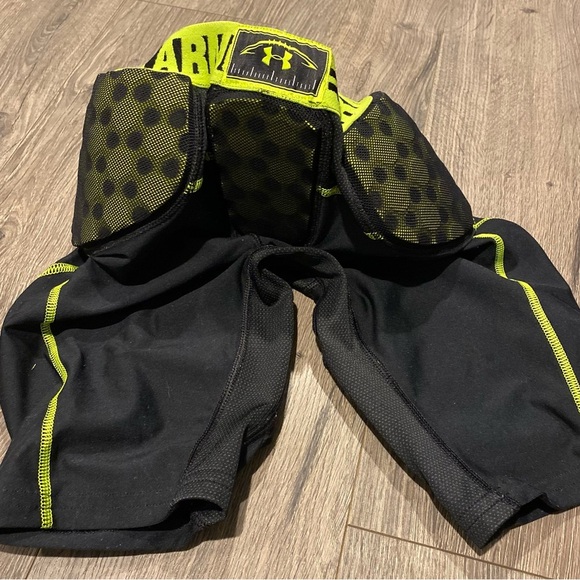 Under Armour Football padded girdle size Youth medium gameday EUC black green UA - Picture 4 of 6